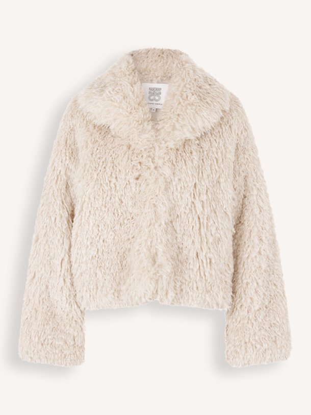 Ontdek de Ophie fake fur jas van Second Female in de kleur ecru bij Orangebag. Op werkdagen voor 21:45 besteld, morgen in huis.