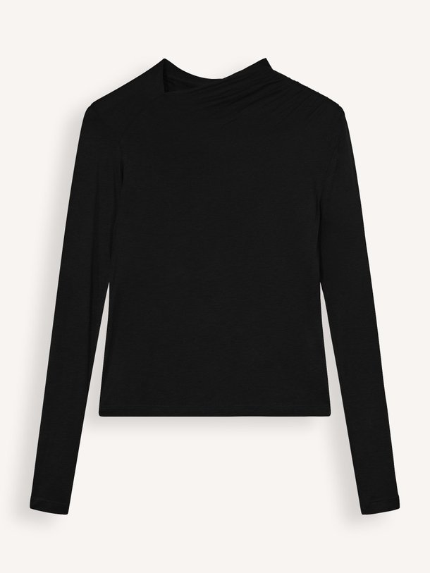 Ontdek de Emita viscose top van La Fee Maraboutee in de kleur zwart bij Orangebag. Op werkdagen voor 21:45 besteld, morgen in huis.