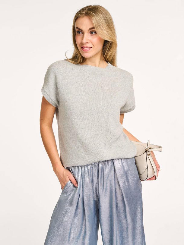 Ontdek de Geertje merinowolmix gemêleerde trui van Nathalie Vleeschouwer in de kleur grijs bij Orangebag. Op werkdagen voor 21:45 besteld, morgen in huis.