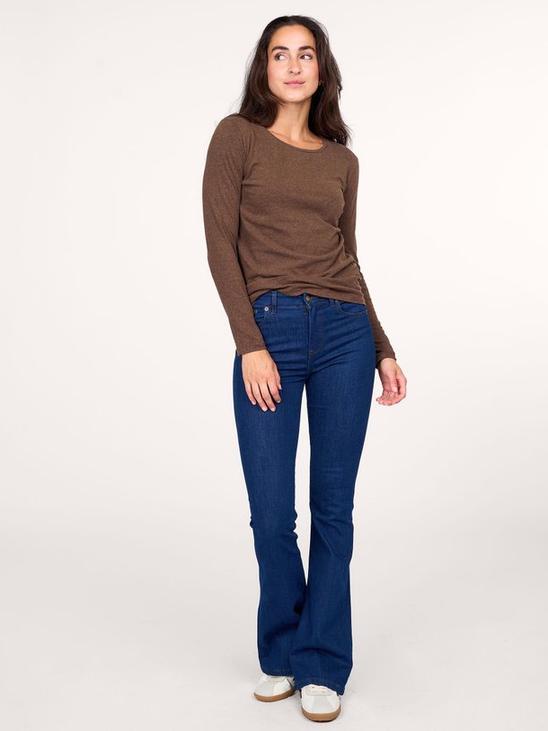 Ontdek de M007 Organic cotton gemêleerde longsleeve van Majestic Filatures in de kleur bruin bij Orangebag. Op werkdagen voor 21:45 besteld, morgen in huis.