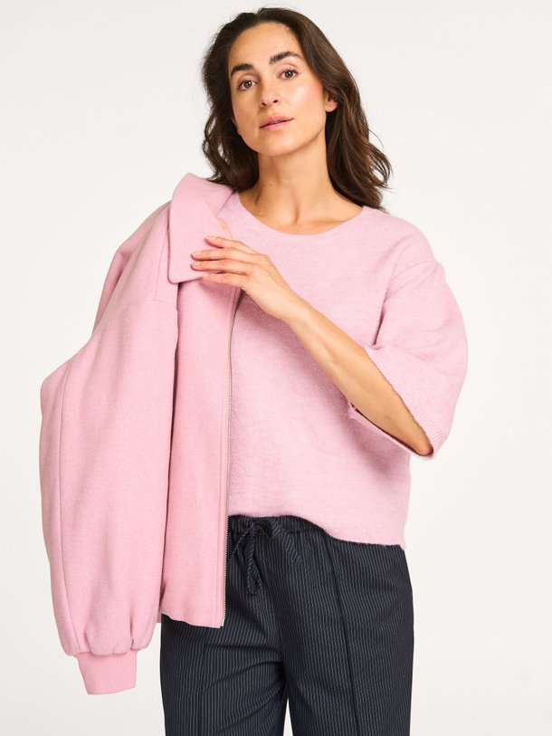 Ontdek de Petronella gebreide gemêleerde trui van Modstrom in de kleur roze bij Orangebag. Op werkdagen voor 21:45 besteld, morgen in huis.