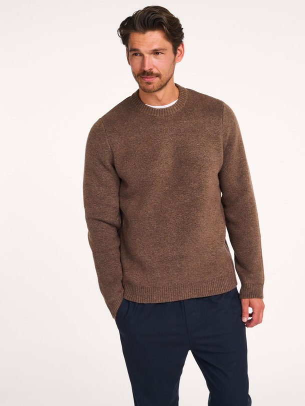 Ontdek de Syrinx katoenmix trui van Law of the Sea in de kleur bruin bij Orangebag. Op werkdagen voor 21:45 besteld, morgen in huis.