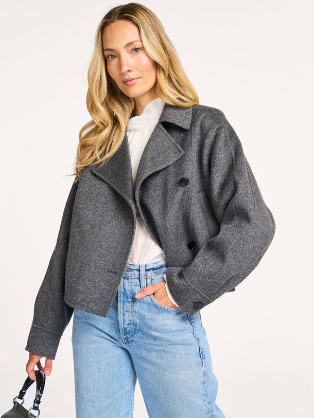 Ontdek de Rynaya wolmix gemêleerde jack van Iro in de kleur grijs bij Orangebag. Op werkdagen voor 21:45 besteld, morgen in huis.