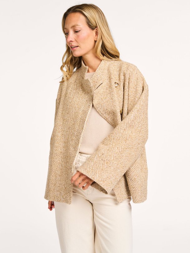 Ontdek de Mille katoenmix gemêleerde mantel van Ruby Tuesday in de kleur zand bij Orangebag. Op werkdagen voor 21:45 besteld, morgen in huis.