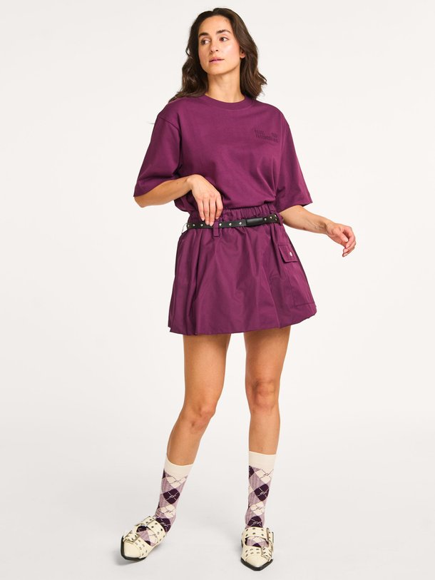 Ontdek de Simona organic cottonmix rok van Baum und Pferdgarten in de kleur aubergine bij Orangebag. Op werkdagen voor 21:45 besteld, morgen in huis.