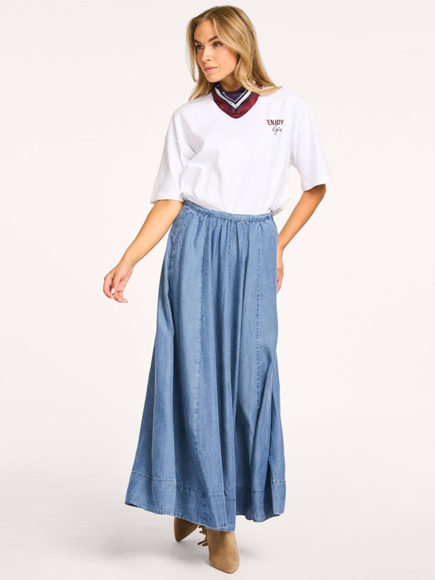 Ontdek de Denim A-lijn rok van Sofie Schnoor in de kleur blauw bij Orangebag. Op werkdagen voor 21:45 besteld, morgen in huis.