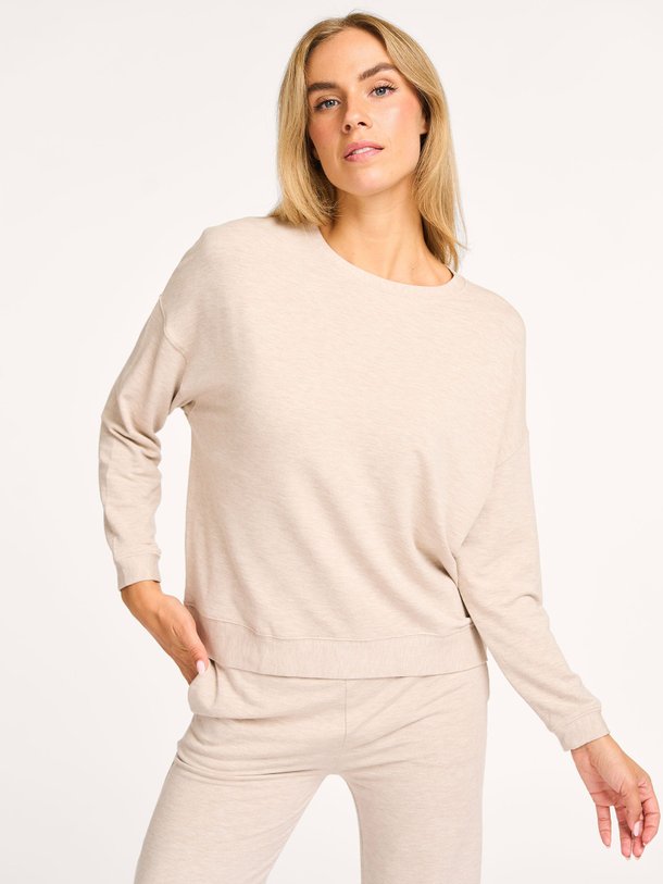 Ontdek de M004 Viscosemix gemêleerde sweater van Majestic Filatures in de kleur beige bij Orangebag. Op werkdagen voor 21:45 besteld, morgen in huis.