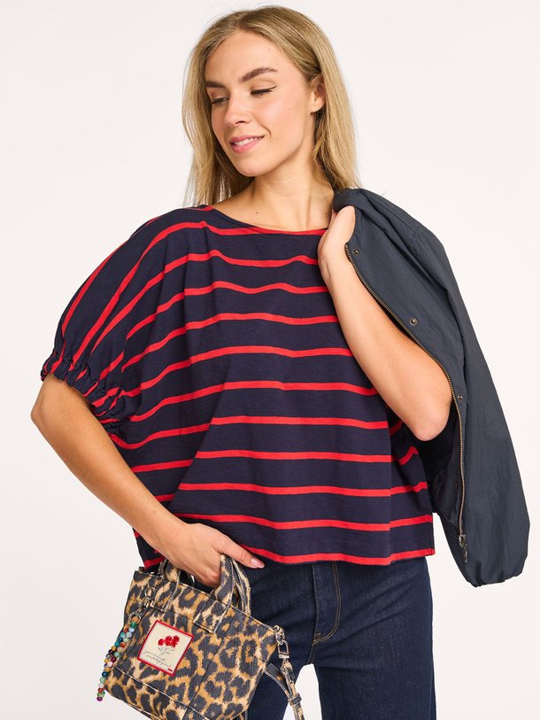 Ontdek de Merle organic cotton gestreepte top van By-Bar in de kleur donkerblauw bij Orangebag. Op werkdagen voor 21:45 besteld, morgen in huis.