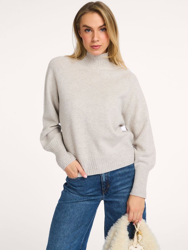 Ontdek de Tracy wollen trui van My Essential Wardrobe in de kleur lichtgrijs bij Orangebag. Op werkdagen voor 21:45 besteld, morgen in huis.