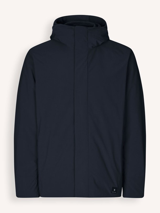 Ontdek de Sajohn technische parka van Samsoe Samsoe in de kleur donkerblauw bij Orangebag. Op werkdagen voor 21:45 besteld, morgen in huis.