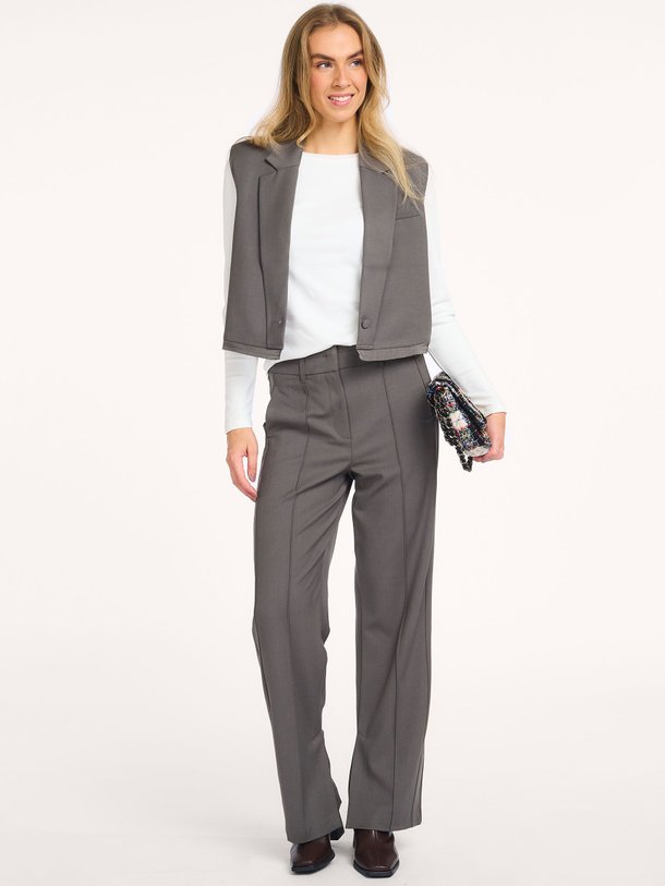 Ontdek de Wolmix broek van Yaya in de kleur grijsgroen bij Orangebag. Op werkdagen voor 21:45 besteld, morgen in huis.