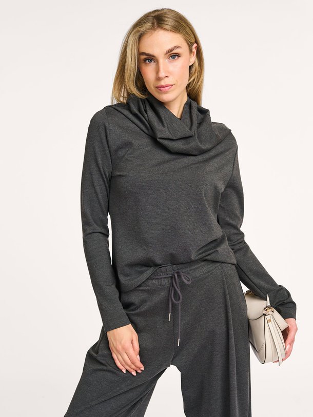 Ontdek de Georgina viscosemix gemêleerde coltrui van Nathalie Vleeschouwer in de kleur donkergrijs bij Orangebag. Op werkdagen voor 21:45 besteld, morgen in huis.