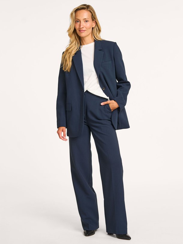 Ontdek de Gale rayonmix pantalon van Modstrom in de kleur donkerblauw bij Orangebag. Op werkdagen voor 21:45 besteld, morgen in huis.