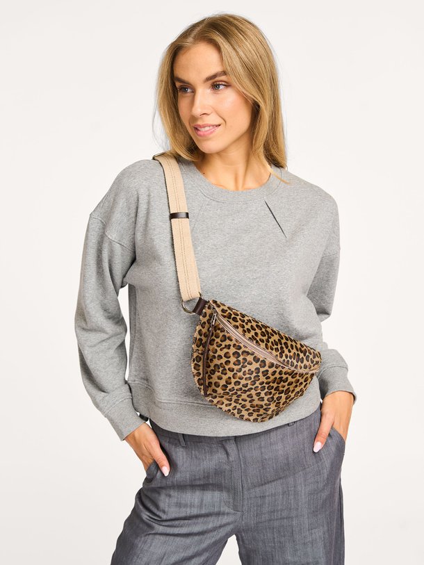 Ontdek de Katoenmix sweater van Yaya in de kleur grijs bij Orangebag. Op werkdagen voor 21:45 besteld, morgen in huis.