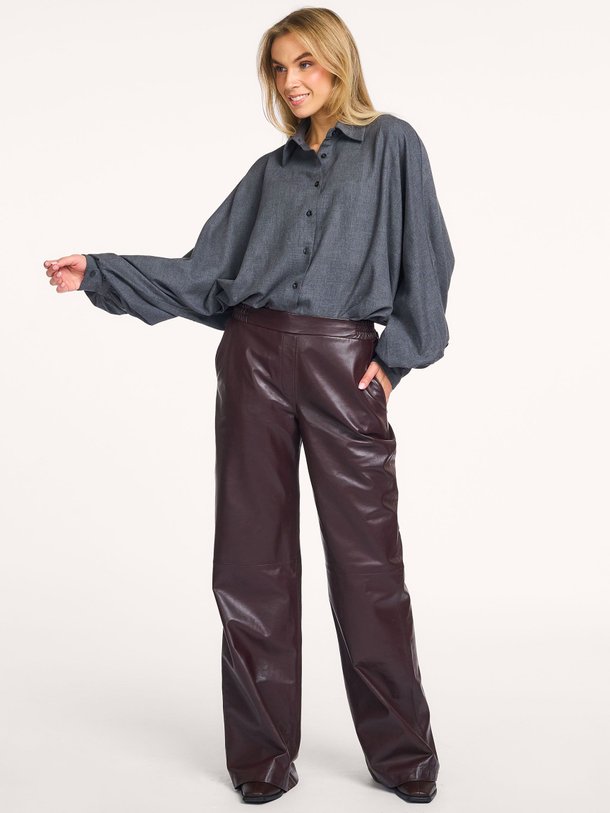 Ontdek de Antonia katoenen flanellen blouse van So Sue in de kleur antraciet bij Orangebag. Op werkdagen voor 21:45 besteld, morgen in huis.