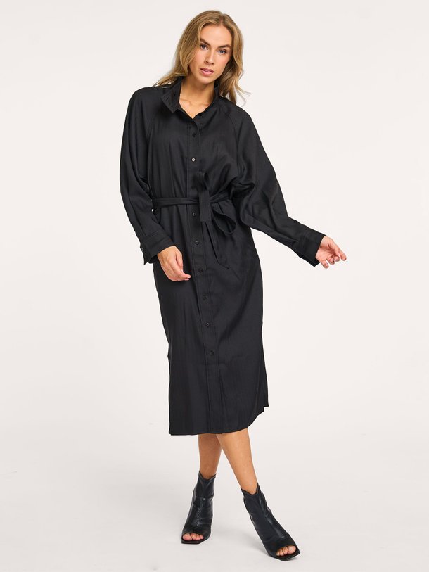 Ontdek de Paris viscosemix doorknoopjurk van Co'Couture in de kleur zwart bij Orangebag. Op werkdagen voor 21:45 besteld, morgen in huis.