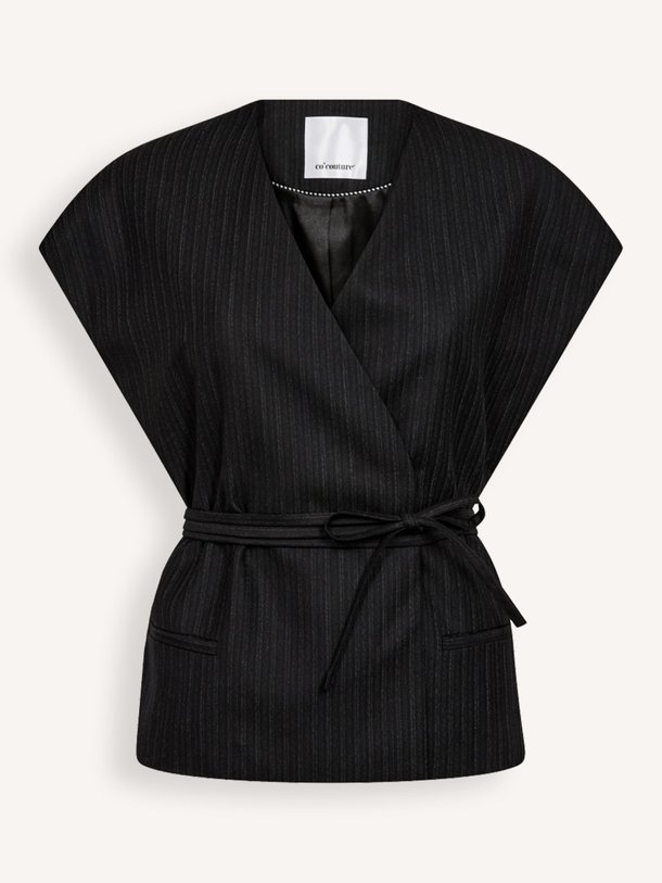 Ontdek de Maggie viscosemix krijtstreep overslag top van Co'Couture in de kleur zwart bij Orangebag. Op werkdagen voor 21:45 besteld, morgen in huis.