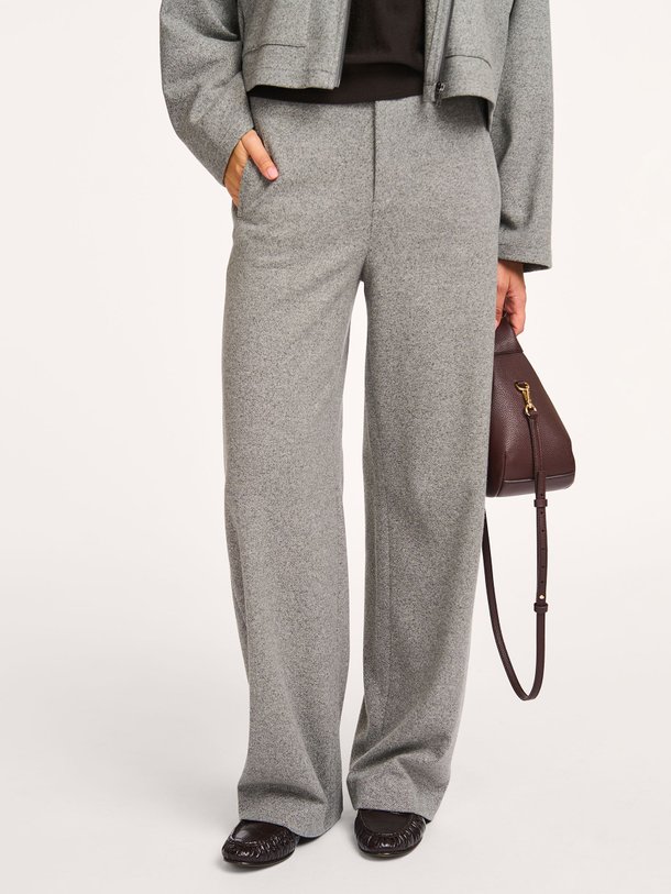 Ontdek de Fae viscosemix gemêleerde wide leg broek van Drykorn in de kleur grijs bij Orangebag. Op werkdagen voor 21:45 besteld, morgen in huis.