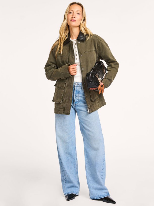 Ontdek de Sean katoenen jack van Anine Bing in de kleur legergroen bij Orangebag. Op werkdagen voor 21:45 besteld, morgen in huis.