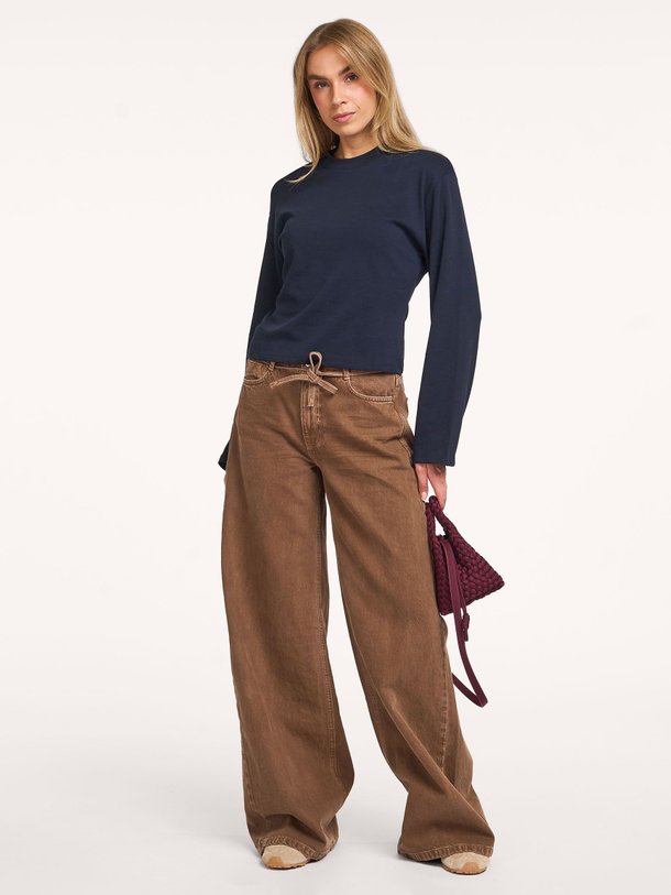 Ontdek de Tampamd organic cotton longsleeve van Modstrom in de kleur donkerblauw bij Orangebag. Op werkdagen voor 21:45 besteld, morgen in huis.