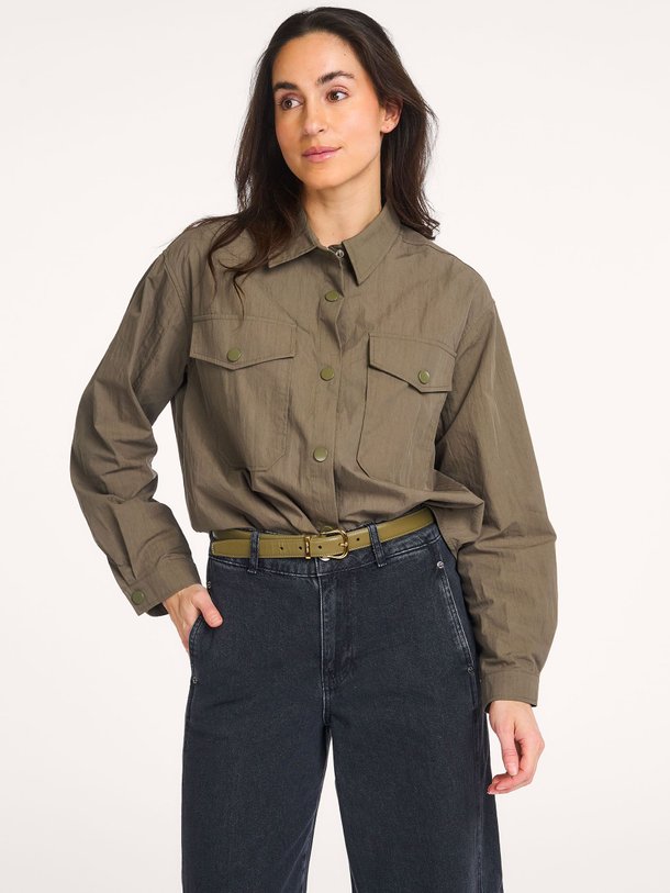 Ontdek de Acasia katoenmix blouse van Co'Couture in de kleur army bij Orangebag. Op werkdagen voor 21:45 besteld, morgen in huis.