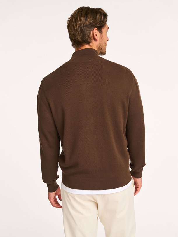 Ontdek de Katoenmix vest van Closed in de kleur donkerbruin bij Orangebag. Op werkdagen voor 21:45 besteld, morgen in huis.