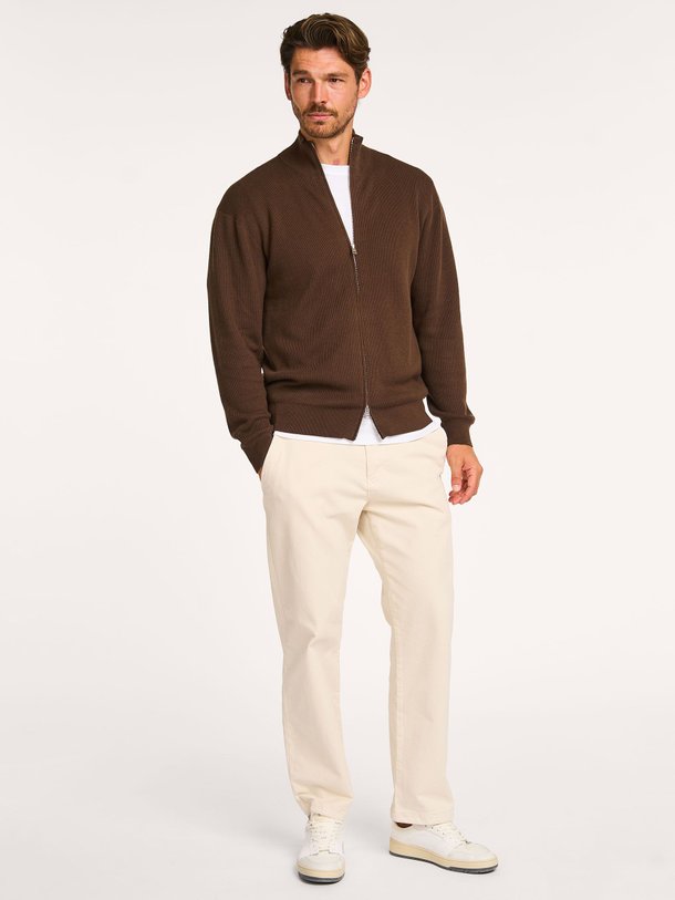 Ontdek de Katoenmix vest van Closed in de kleur donkerbruin bij Orangebag. Op werkdagen voor 21:45 besteld, morgen in huis.