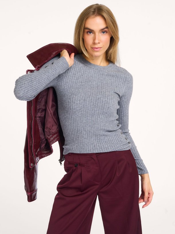 Ontdek de Wolmix gemêleerde rib top van Frnch in de kleur grijs bij Orangebag. Op werkdagen voor 21:45 besteld, morgen in huis.