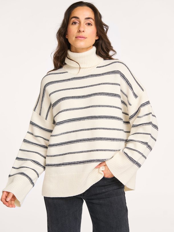Ontdek de Sakeiku wolmix gestreepte coltrui van Samsoe Samsoe in de kleur crème bij Orangebag. Op werkdagen voor 21:45 besteld, morgen in huis.