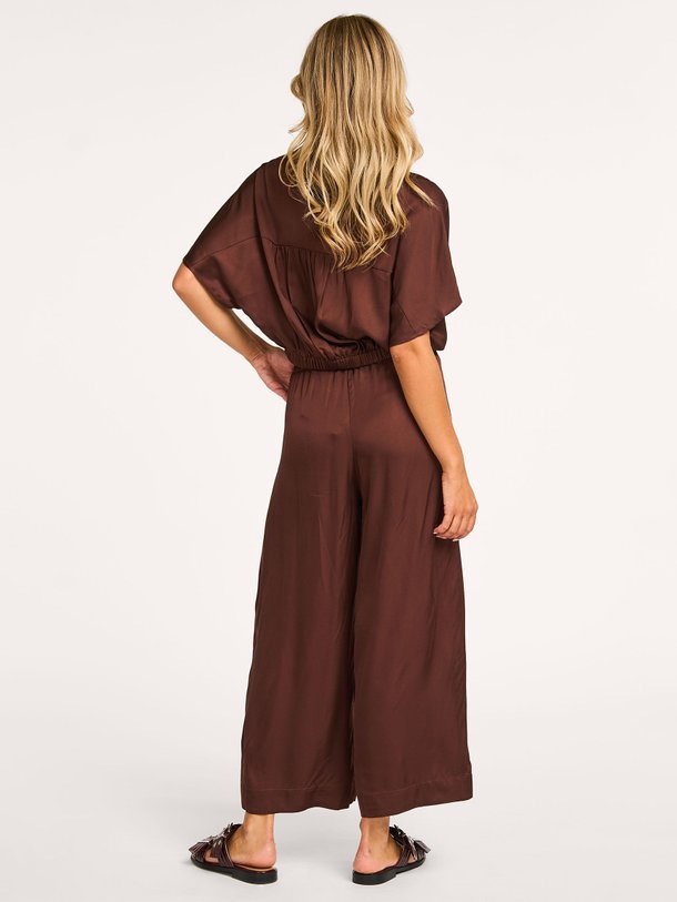 Ontdek de Alfassa viscose blouse van Sessun in de kleur bruin bij Orangebag. Op werkdagen voor 21:45 besteld, morgen in huis.