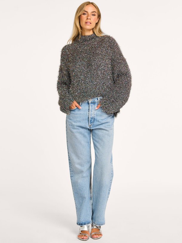 Ontdek de Istrana gebreide trui met lurex van Essentiel Antwerp in de kleur zilverkleur bij Orangebag. Op werkdagen voor 21:45 besteld, morgen in huis.