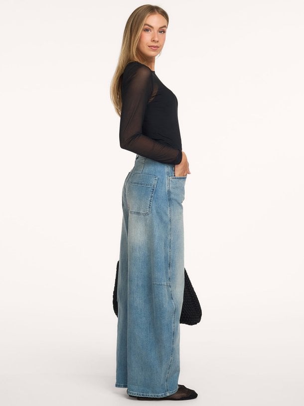 Ontdek de Geweven mesh top van Co'Couture in de kleur zwart bij Orangebag. Op werkdagen voor 21:45 besteld, morgen in huis.