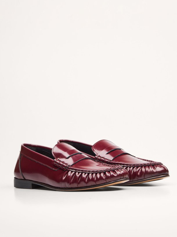 Ontdek de Penny laklederen loafers van Posa in de kleur bordeauxrood bij Orangebag. Op werkdagen voor 21:45 besteld, morgen in huis.