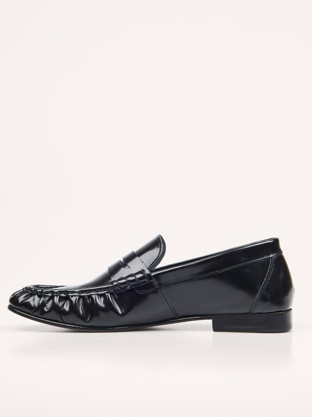 Ontdek de Penny lederen loafers van Posa in de kleur zwart bij Orangebag. Op werkdagen voor 21:45 besteld, morgen in huis.