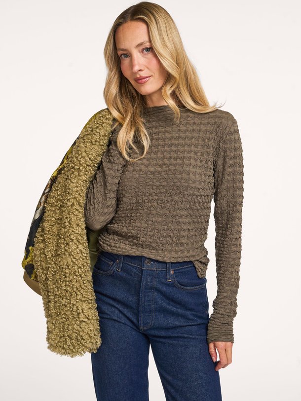 Ontdek de Geweven top met structuur van Summum in de kleur donkergroen bij Orangebag. Op werkdagen voor 21:45 besteld, morgen in huis.