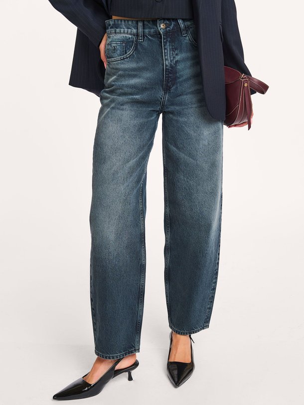 Ontdek de Lew high waist straight fit jeans van By-Bar in de kleur donkerblauw bij Orangebag. Op werkdagen voor 21:45 besteld, morgen in huis.