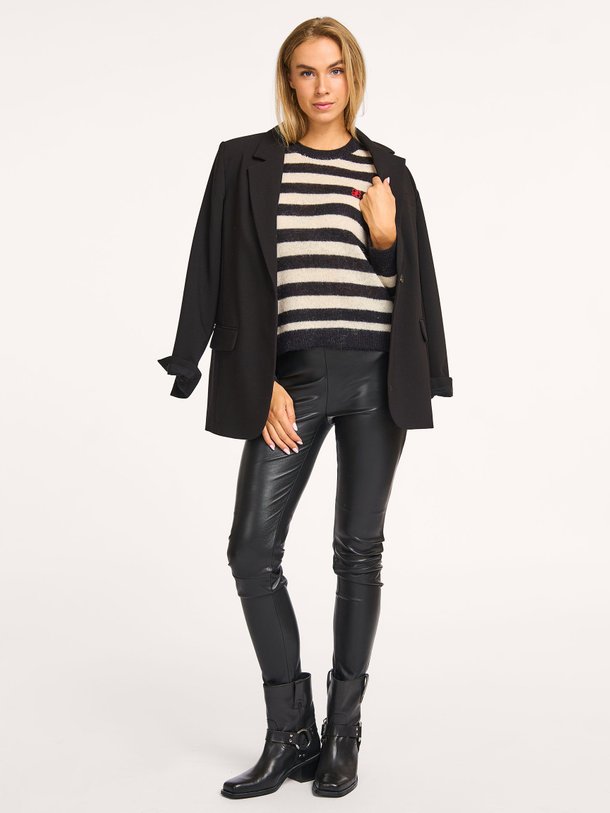 Ontdek de Parise leatherlook legging van Dante 6 in de kleur zwart bij Orangebag. Op werkdagen voor 21:45 besteld, morgen in huis.