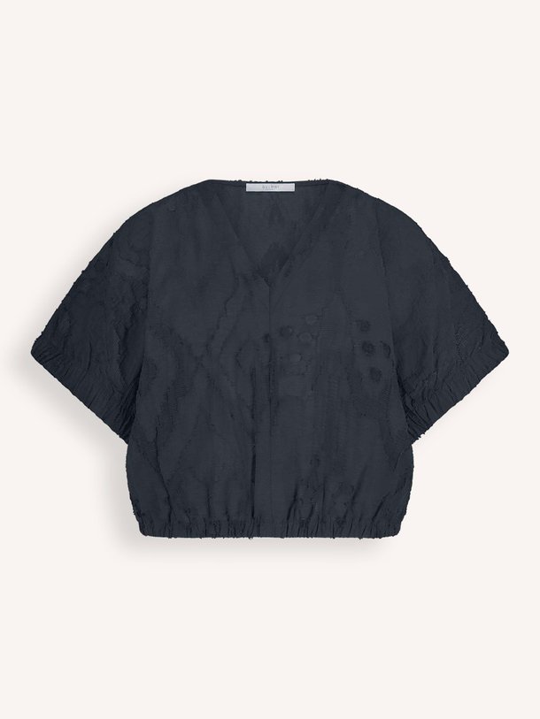 Ontdek de Mabel viscosemix top met borduursel van By-Bar in de kleur donkerblauw bij Orangebag. Op werkdagen voor 21:45 besteld, morgen in huis.