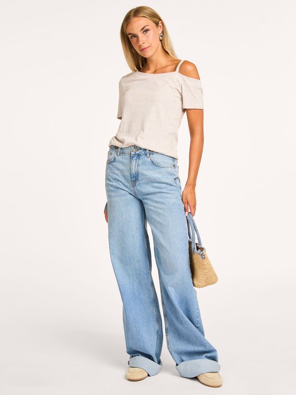 Ontdek de Mid waist wide leg jeans van Yaya in de kleur blauw bij Orangebag. Op werkdagen voor 21:45 besteld, morgen in huis.