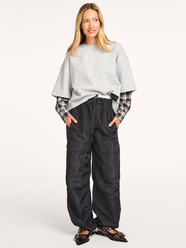 Ontdek de Katoenmix sweater van Haute L'Amitié in de kleur grijs bij Orangebag. Op werkdagen voor 21:45 besteld, morgen in huis.