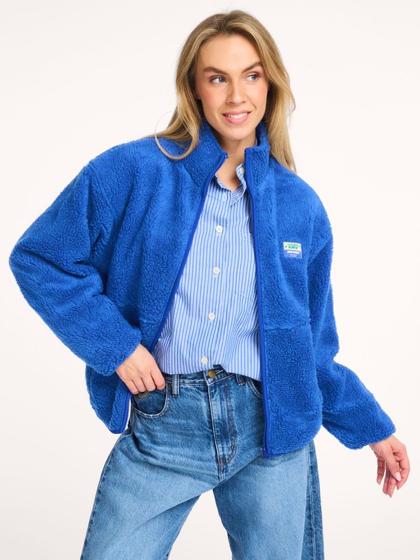 Ontdek de Hoktown teddy jack van American Vintage in de kleur blauw bij Orangebag. Op werkdagen voor 21:45 besteld, morgen in huis.