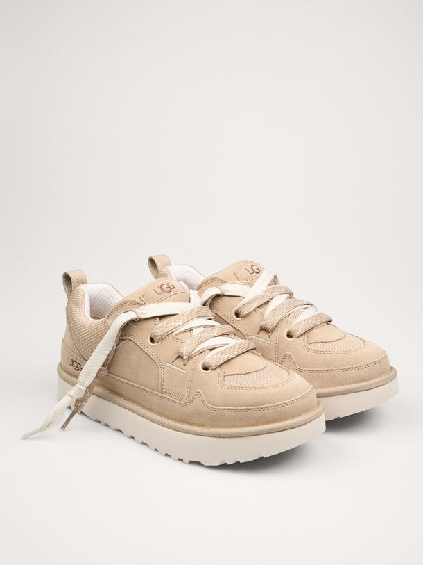Ontdek de Lowmel suède sneakers van Ugg in de kleur zand bij Orangebag. Op werkdagen voor 21:45 besteld, morgen in huis.