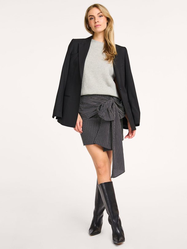 Ontdek de Giada katoenmix gestreepte rok van Nathalie Vleeschouwer in de kleur zwart bij Orangebag. Op werkdagen voor 21:45 besteld, morgen in huis.