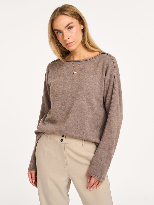 Ontdek de Wolmix gemêleerde trui van Yaya in de kleur bruin bij Orangebag. Op werkdagen voor 21:45 besteld, morgen in huis.