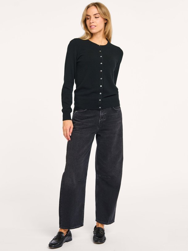 Ontdek de Miro mid waist barrel fit non-stretch jeans van Citizens of Humanity in de kleur zwart bij Orangebag. Op werkdagen voor 21:45 besteld, morgen in huis.