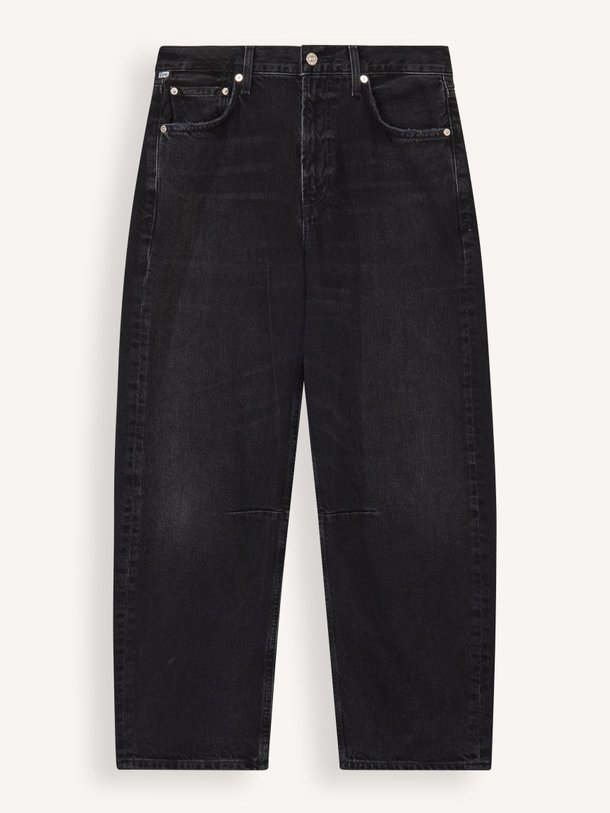Ontdek de Miro mid waist barrel fit non-stretch jeans van Citizens of Humanity in de kleur zwart bij Orangebag. Op werkdagen voor 21:45 besteld, morgen in huis.