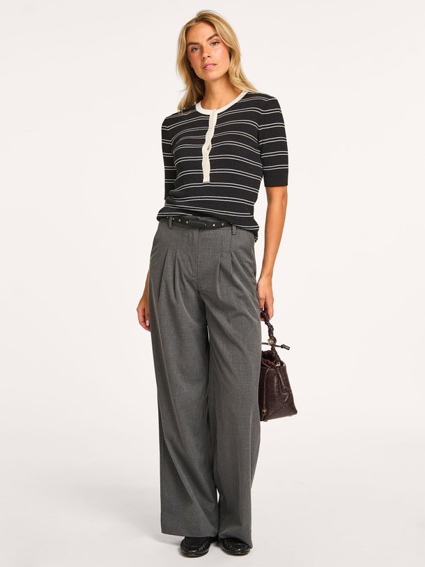 Ontdek de Tuesday rayonmix pantalon van Modstrom in de kleur donkergrijs bij Orangebag. Op werkdagen voor 21:45 besteld, morgen in huis.