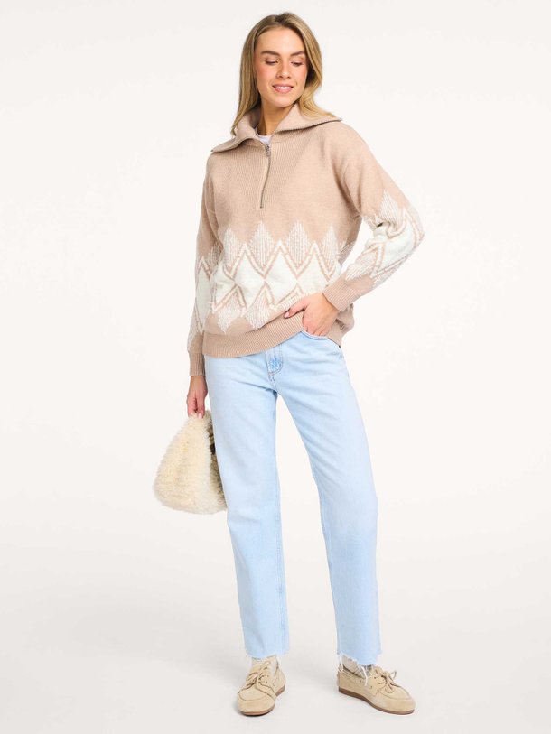 Ontdek de Betty wolmix trui met dessin van Varley in de kleur taupe bij Orangebag. Op werkdagen voor 21:45 besteld, morgen in huis.