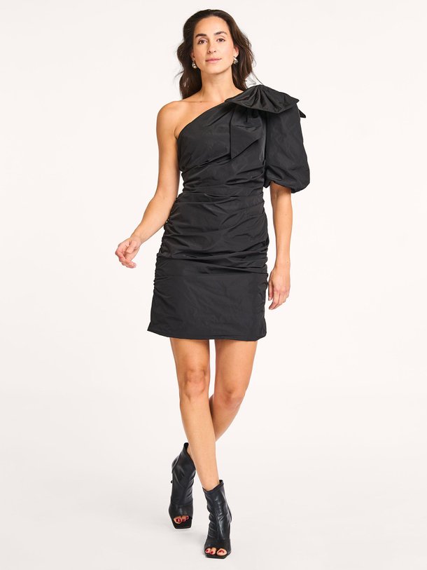 Ontdek de Tami Draping Bow geweven jurk van Dante 6 in de kleur zwart bij Orangebag. Op werkdagen voor 21:45 besteld, morgen in huis.