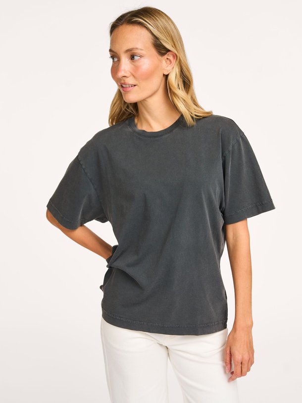 Ontdek de Organic cotton oversized T-shirt van Colorful Standard in de kleur donkergrijs bij Orangebag. Op werkdagen voor 21:45 besteld, morgen in huis.